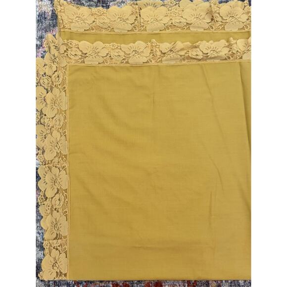 Autumn Gold Handmade Tablecloth 103x65 Large Thanksgiving Harvest Lace - Picture 3 of 6